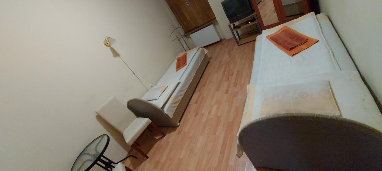 Szent Istvan Panzio Hodmezovasarhely Bagian luar foto