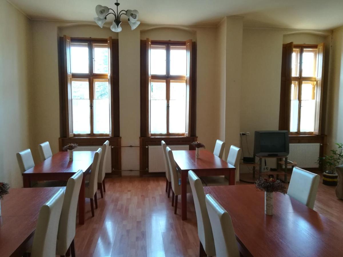 Szent Istvan Panzio Hodmezovasarhely Bagian luar foto